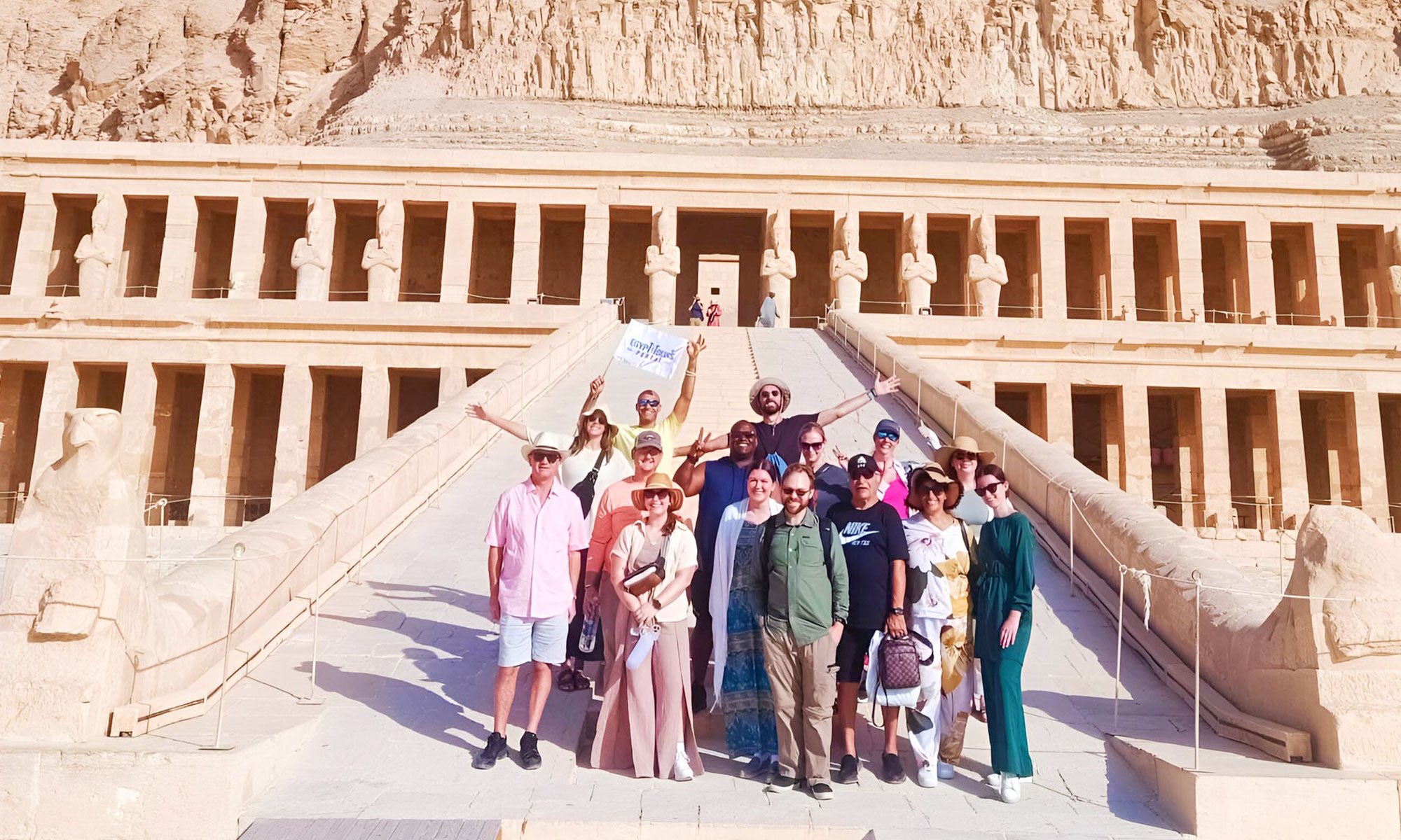 Los Tesoros de Egipto por un Viaje de Lujo de 15 Días