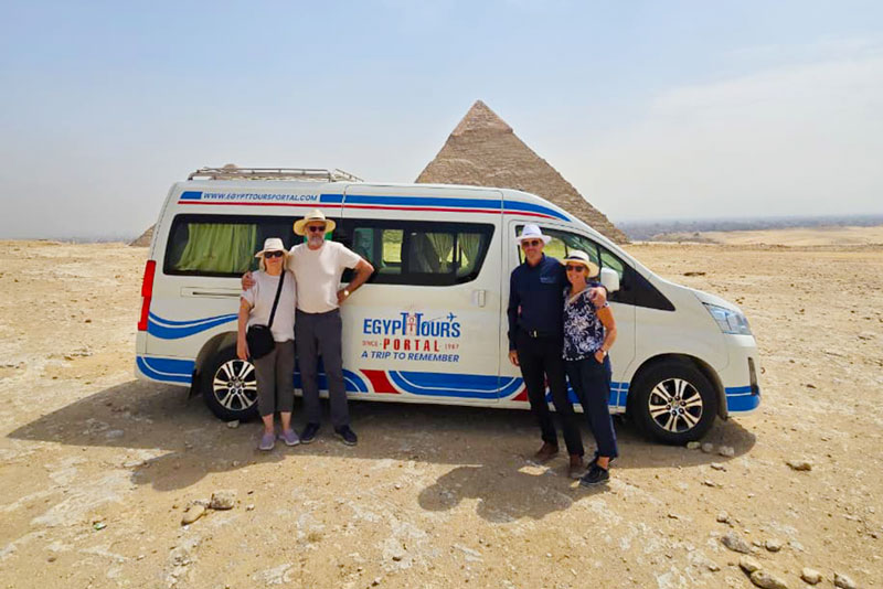 2026/04/egypt-tours-portal-clients-at-giza-pyramids.jpg